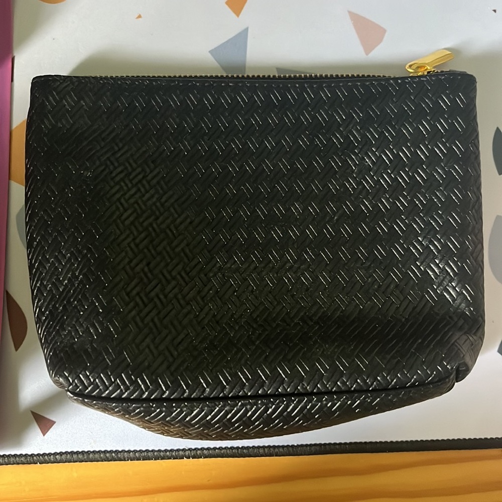 MAKEUP BAGS!!!! - Picture 4 of 4